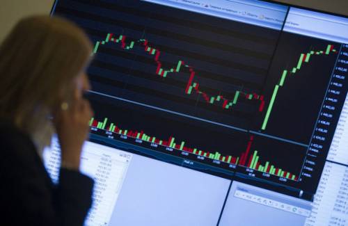 Фондовые торги в России открылись в минусе