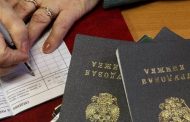 Россияне оценили введение электронных трудовых книжек